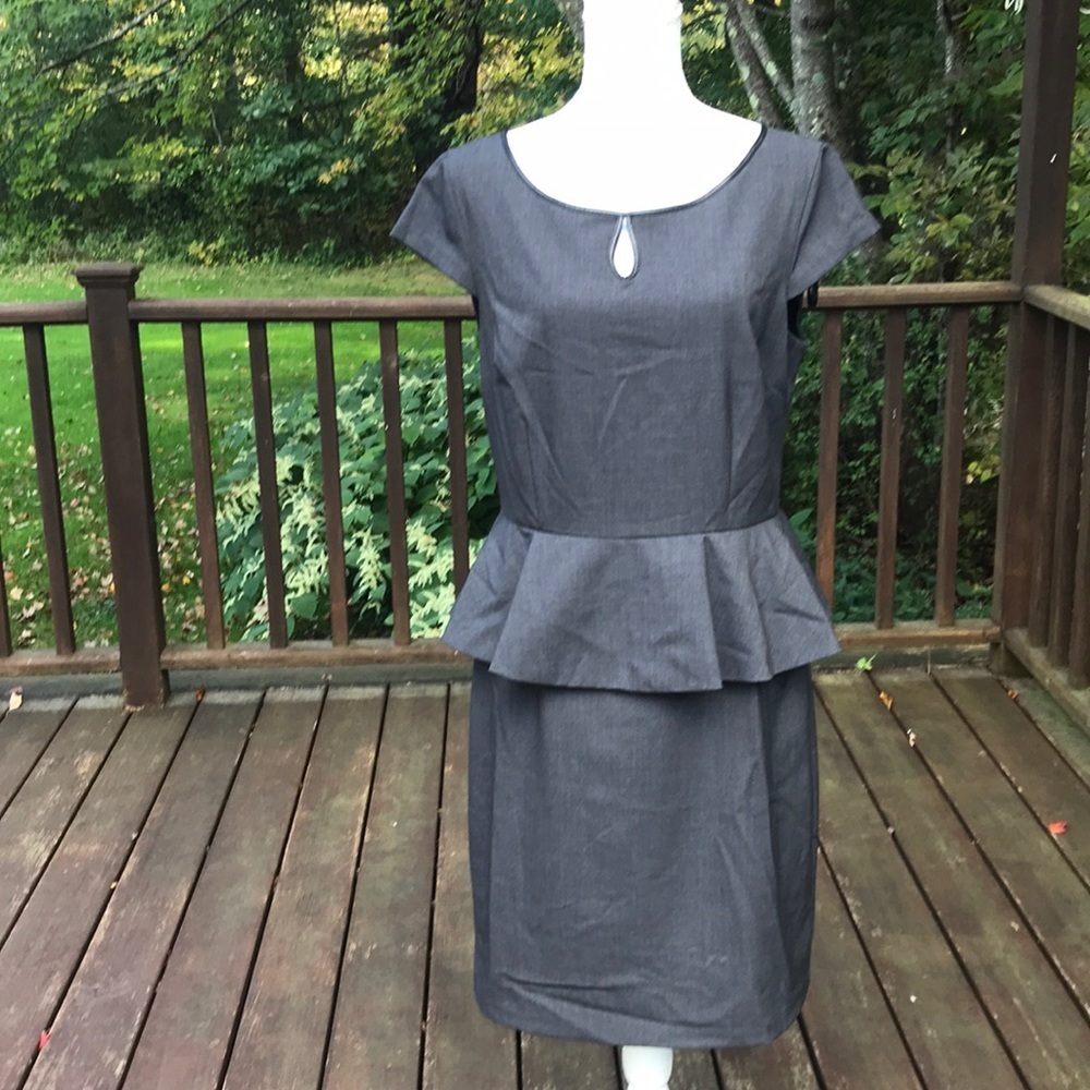 LAUNDRY by design size 12 grey Peplum dress